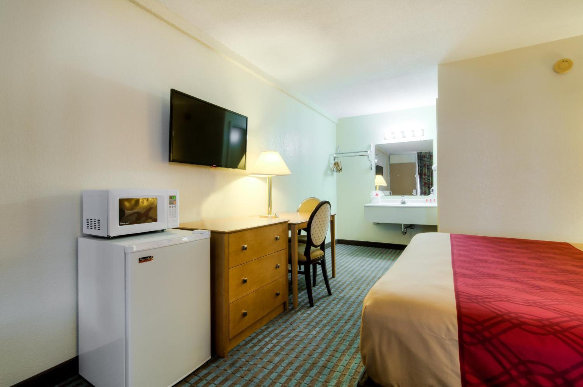Econo Lodge Shorewood Δωμάτιο φωτογραφία